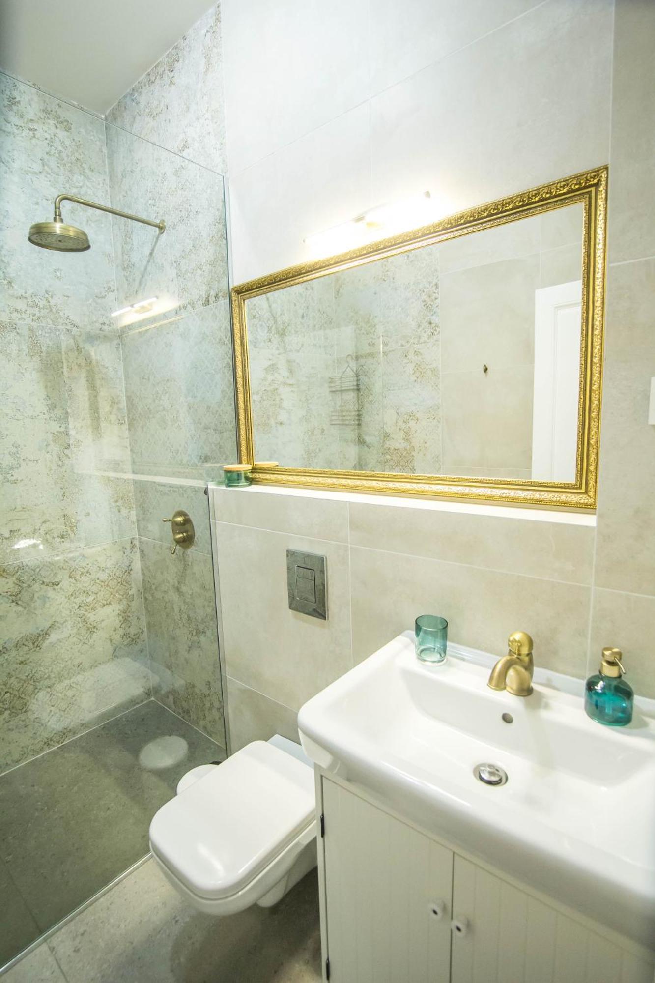 Lion'S Bridge Boutique 2Bdrm Apt, Top Center Gem صوفيا المظهر الخارجي الصورة